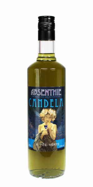 Absinth Candela in durchsichtiger 0,7l Flasche mit einem schönen Etikett auf dem die grüne Fee abgebildet ist.