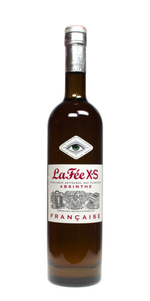 La Fee XS Francaise Absinth in einer 0,7 Liter brauner Flasche mit 2 Etiketten