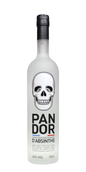 Pandor Absinth 40 in einer 0,7 Liter Flasche aus mattem Glas, die mit weißem Totenkopf bedruckt ist