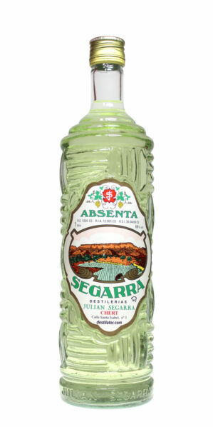 Segarra Absinth 68% in einer 1 Liter ausergewöhnlich schönen Flasche aus durchsichtigem Glas und einem Etikett.